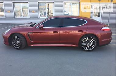 Ліфтбек Porsche Panamera 2011 в Києві