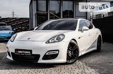 Седан Porsche Panamera 2011 в Киеве