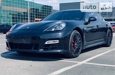 Хэтчбек Porsche Panamera 2012 в Киеве