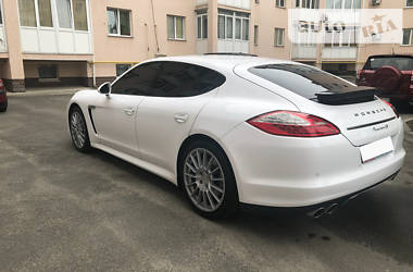 Лифтбек Porsche Panamera 2011 в Киеве