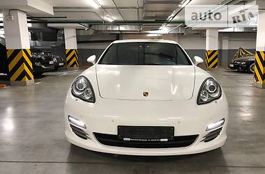 Лифтбек Porsche Panamera 2011 в Киеве