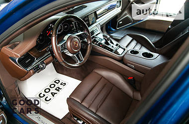 Ліфтбек Porsche Panamera 2018 в 