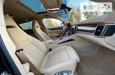 Седан Porsche Panamera 2014 в Киеве