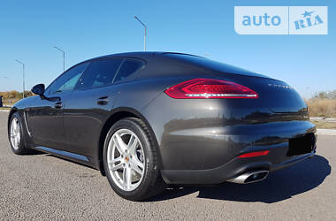 Хэтчбек Porsche Panamera 2013 в Запорожье