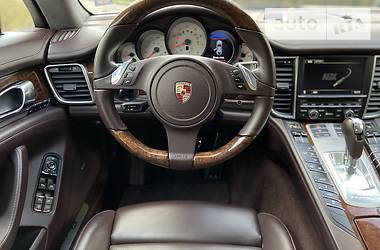 Ліфтбек Porsche Panamera 2011 в Києві