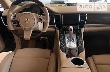 Хэтчбек Porsche Panamera 2013 в Одессе