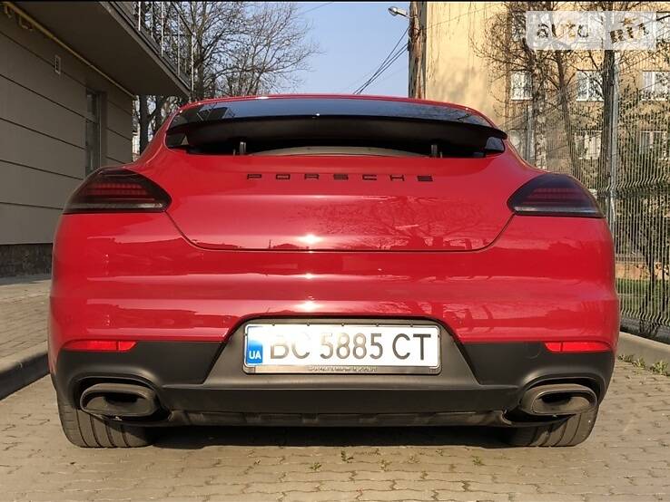 Porsche Panamera 2014 в Львові