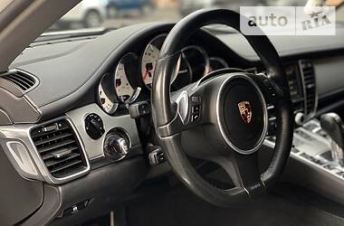 Хэтчбек Porsche Panamera 2010 в Киеве