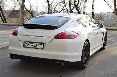 Ліфтбек Porsche Panamera 2011 в Києві