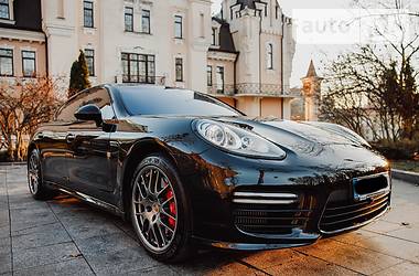 Хэтчбек Porsche Panamera 2014 в Киеве