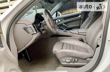 Хэтчбек Porsche Panamera 2010 в Киеве