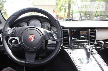 Хэтчбек Porsche Panamera 2013 в Киеве