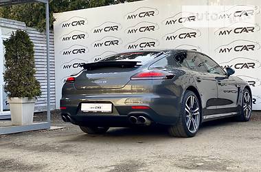 Хетчбек Porsche Panamera 2013 в 
