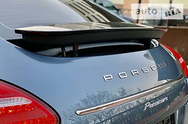 Хэтчбек Porsche Panamera 2012 в Киеве
