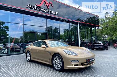 Хэтчбек Porsche Panamera 2011 в Одессе