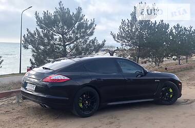 Фастбэк Porsche Panamera 2012 в Одессе