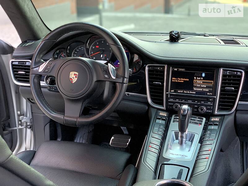 Хетчбек Porsche Panamera 2012 в Києві