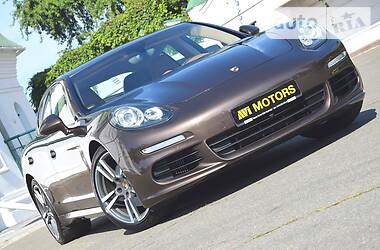 Хетчбек Porsche Panamera 2013 в 