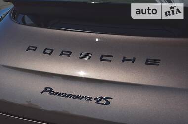 Хетчбек Porsche Panamera 2013 в 
