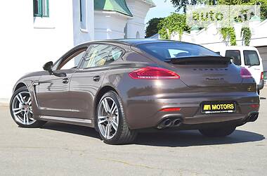Хетчбек Porsche Panamera 2013 в 