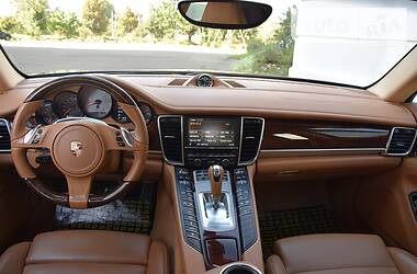Хетчбек Porsche Panamera 2013 в 