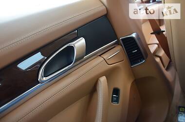 Хетчбек Porsche Panamera 2013 в 