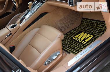 Хетчбек Porsche Panamera 2013 в 