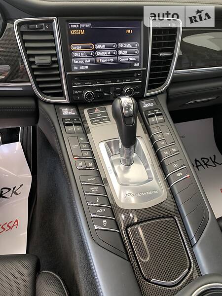 Седан Porsche Panamera 2013 в Одесі