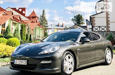 Седан Porsche Panamera 2009 в Черновцах