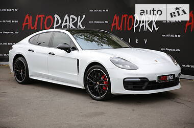 Ліфтбек Porsche Panamera 2016 в 