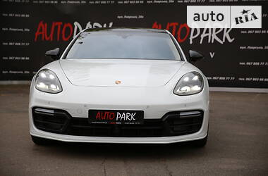Ліфтбек Porsche Panamera 2016 в 