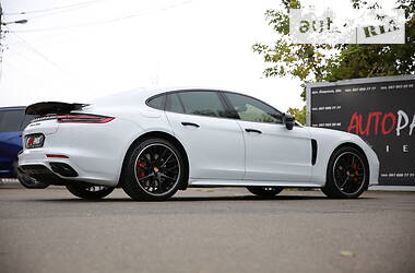 Ліфтбек Porsche Panamera 2016 в 
