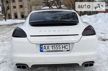Хэтчбек Porsche Panamera 2011 в Киеве