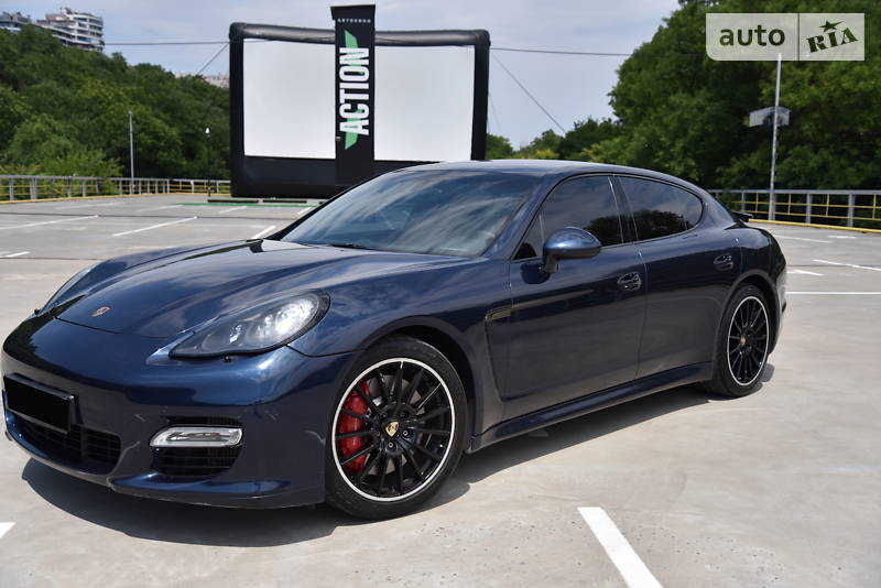 Седан Porsche Panamera 2012 в Одессе