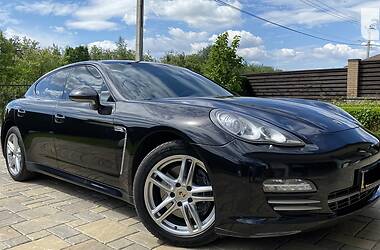 Хетчбек Porsche Panamera 2013 в Києві