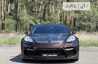 Седан Porsche Panamera 2010 в Києві