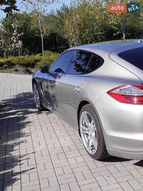 Седан Porsche Panamera 2010 в Харькове фото 4 Седан Porsche Panamera 2010 в Харькове
