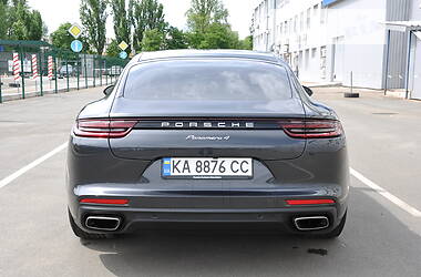 Седан Porsche Panamera 2018 в Києві