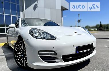 Хэтчбек Porsche Panamera 2011 в Киеве