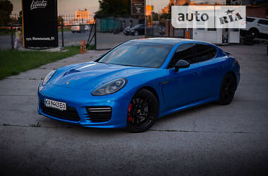 Ліфтбек Porsche Panamera 2013 в Києві