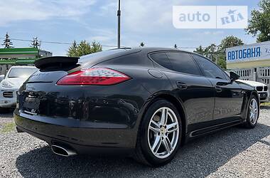 Седан Porsche Panamera 2013 в Тернополе