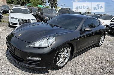 Седан Porsche Panamera 2013 в Тернополе