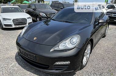 Седан Porsche Panamera 2013 в Тернополе