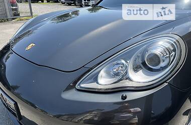 Седан Porsche Panamera 2013 в Тернополе