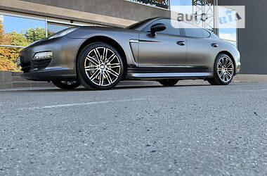 Хетчбек Porsche Panamera 2011 в Тернополі