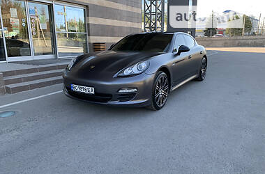 Хетчбек Porsche Panamera 2011 в Тернополі