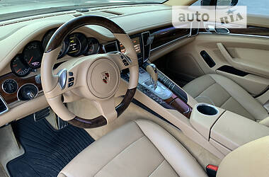 Хетчбек Porsche Panamera 2011 в Тернополі