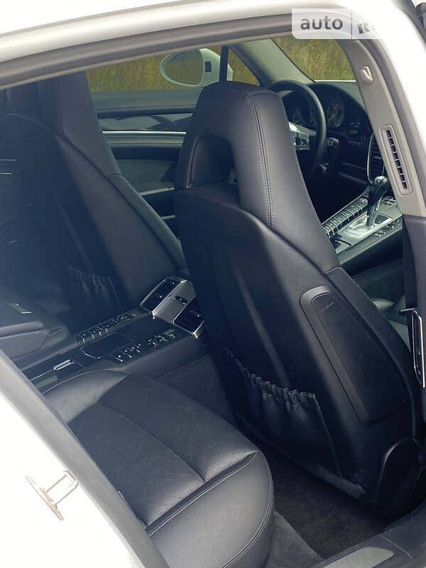 Седан Porsche Panamera 2014 в Киеве фото 12 Седан Porsche Panamera 2014 в Киеве
