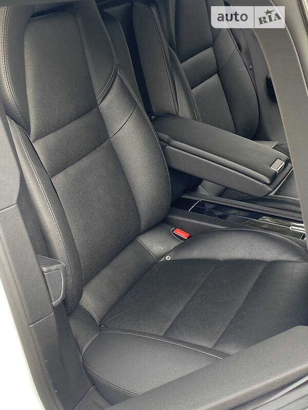 Седан Porsche Panamera 2014 в Киеве фото 16 Седан Porsche Panamera 2014 в Киеве