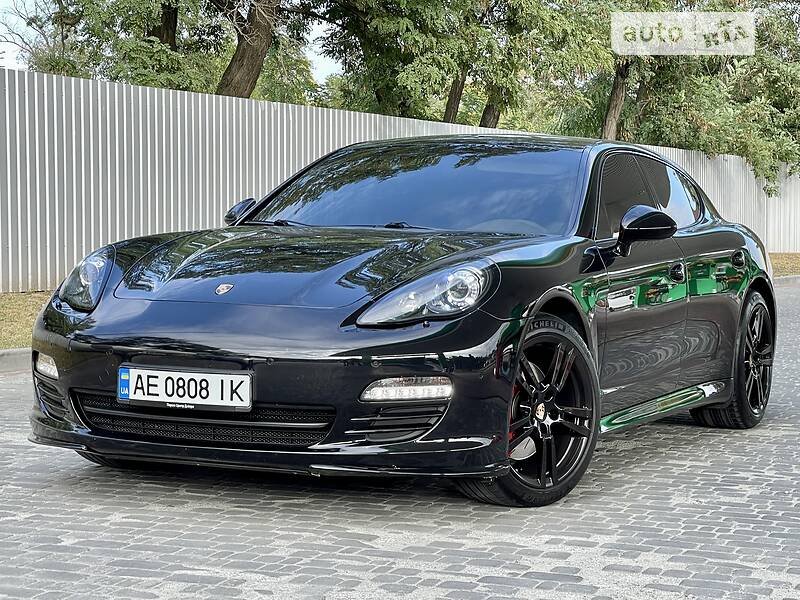 Хэтчбек Porsche Panamera 2012 в Днепре